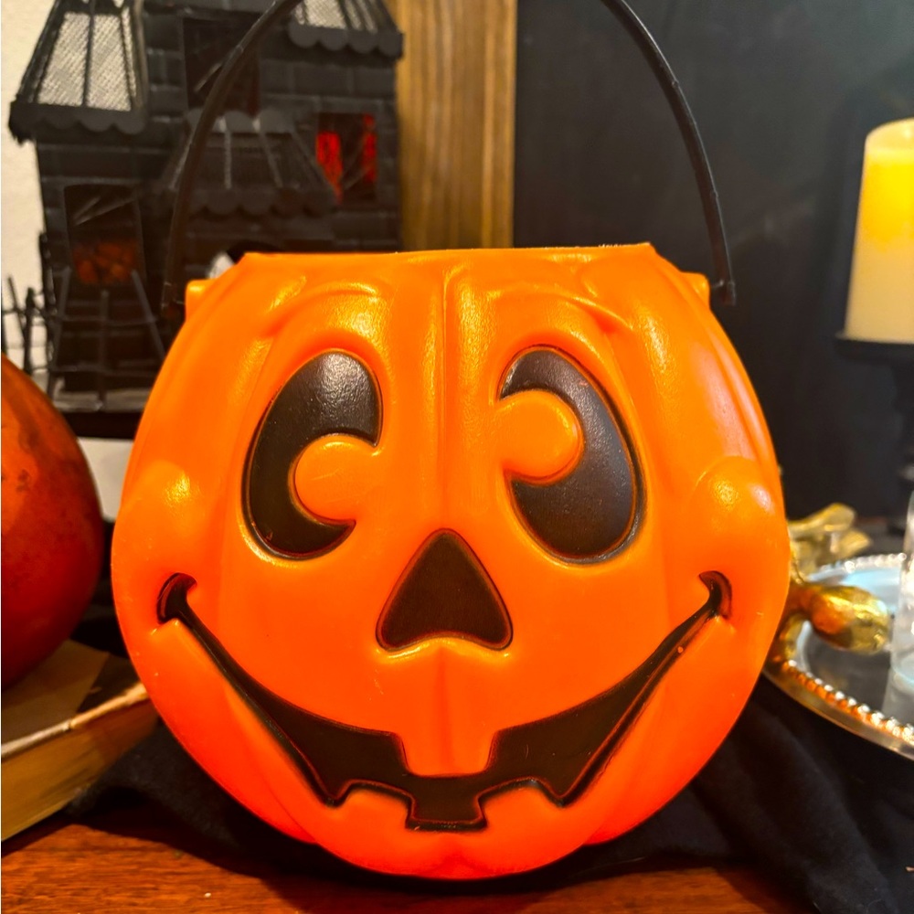 Grand Venture Blow Mold jack o lantern Pumpkin Candy Bucket Lantern Vintage